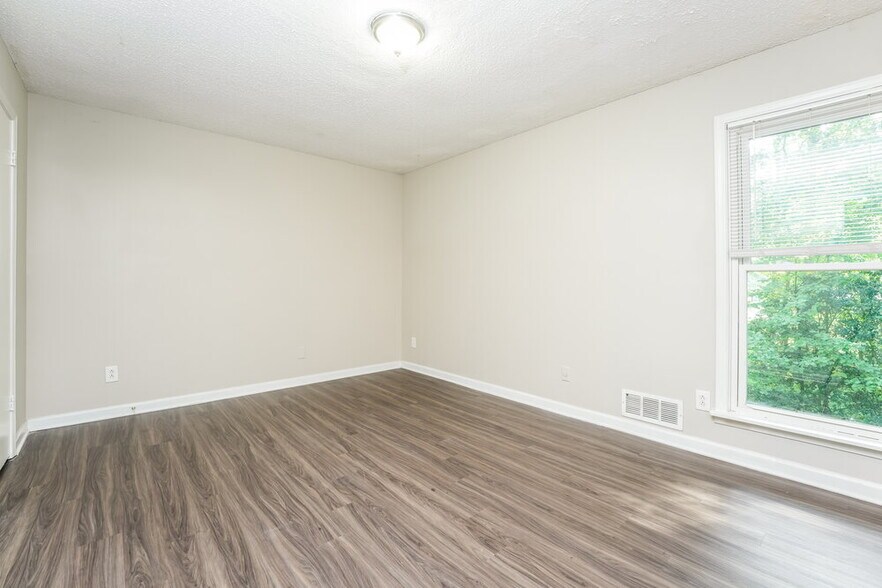 Building Photo - 2606 Northbrook Rd