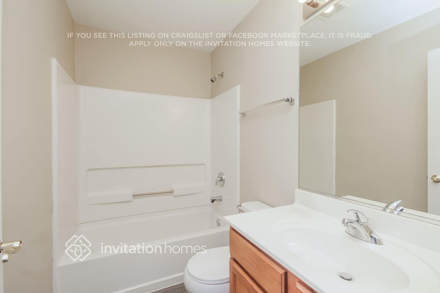 Building Photo - 1941 Royal Ln