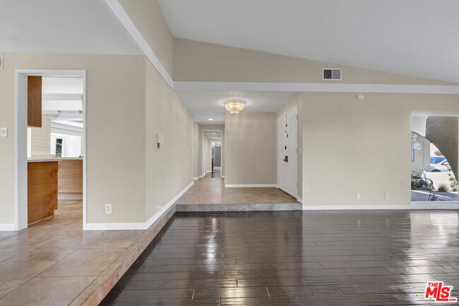 Building Photo - 26572 Academy Dr