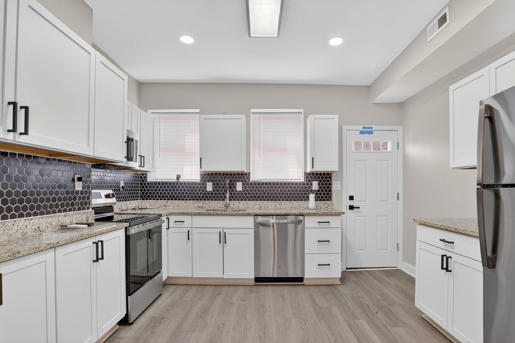 Building Photo - 1106 S Carey St