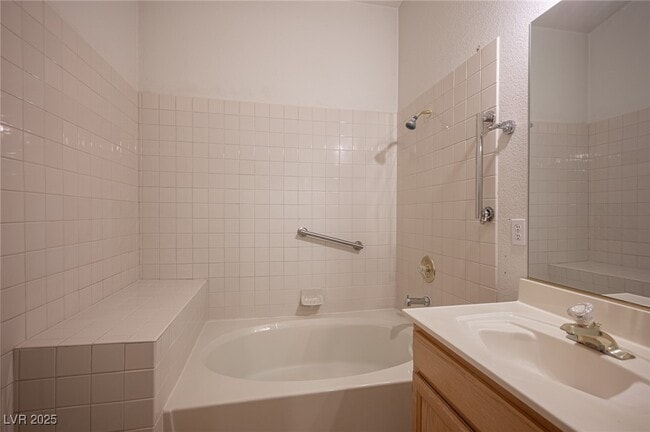 Building Photo - 8301 Boseck Dr