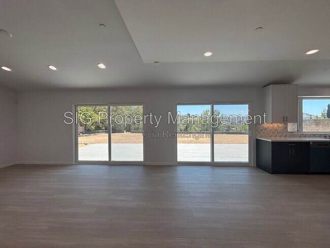 Building Photo - 2230 Sherwood Pl