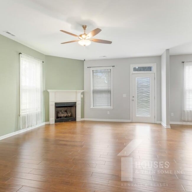 Building Photo - 70 Madeline Cir