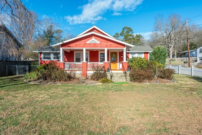 Building Photo - Charming Black Mountain Rental!