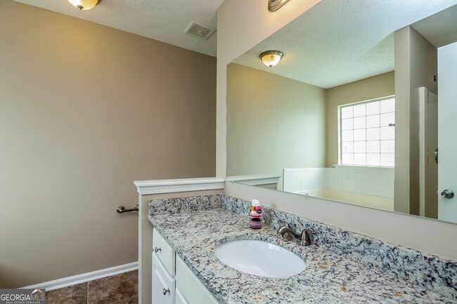 Building Photo - 3040 Reynolds Run