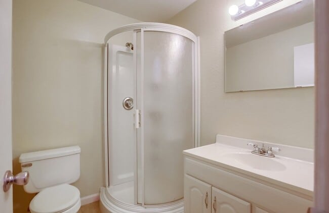 Building Photo - Single Story Duplex with Two Private Residences