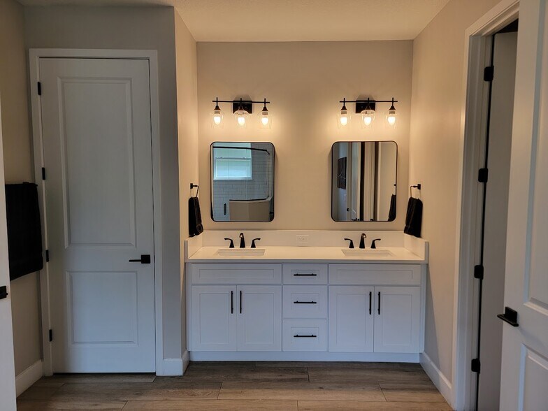 Building Photo - 369 N Lake Jessup Ave