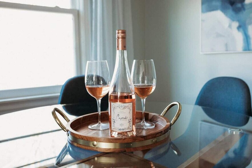 Building Photo - 4401 NW Columbia St