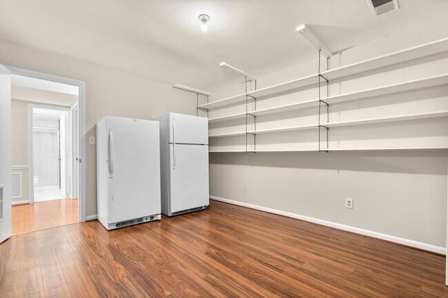 Building Photo - 4 Bed 3 Bath - Bethesda Single Family Home - Move In Ready