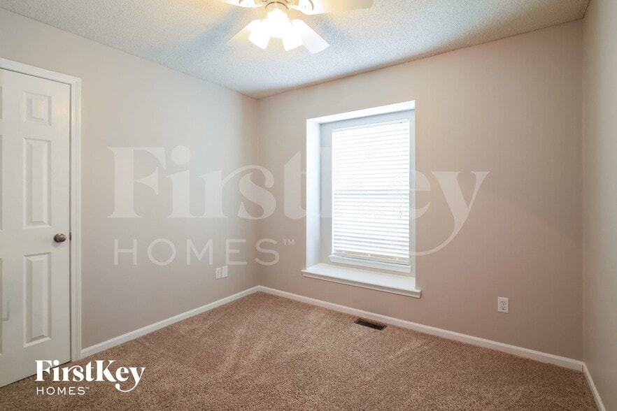 Building Photo - 707 Corrington Dr