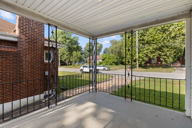 Building Photo - 10050 Diamond Dr