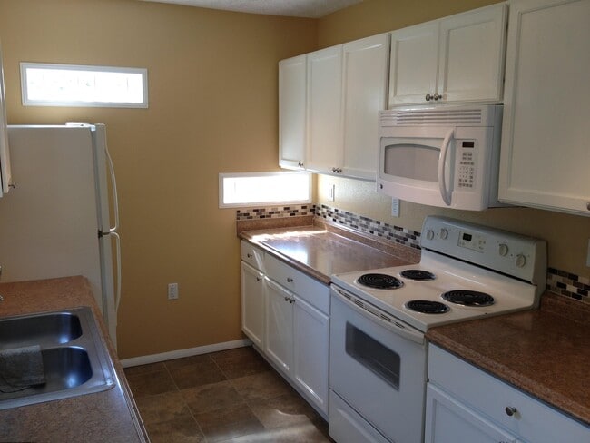 Building Photo - 1306 Elberta Dr