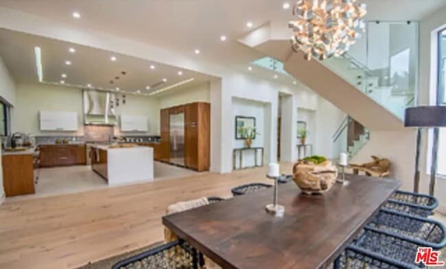 Building Photo - 748 N Detroit St