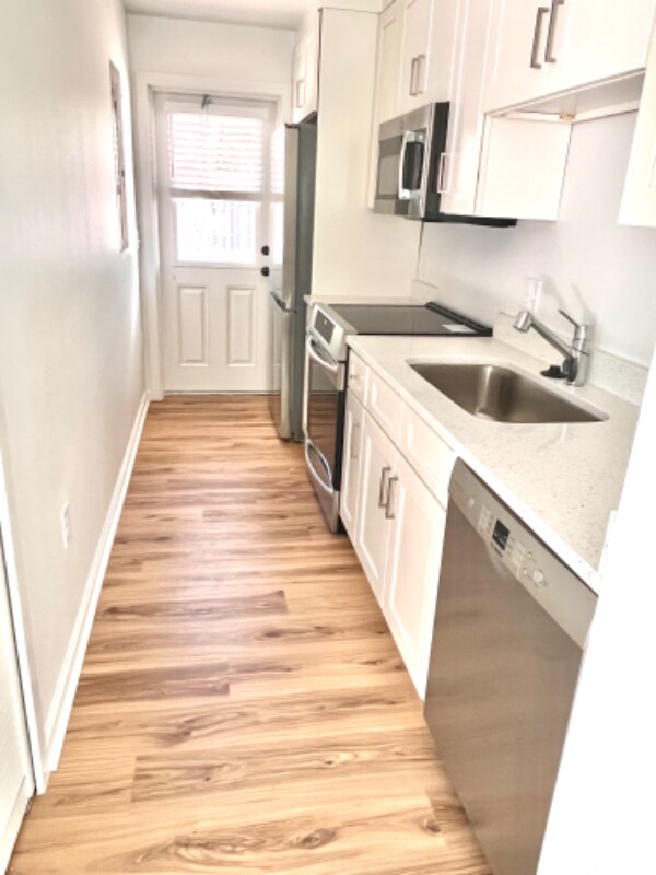 Building Photo - 615 Azalea Ln