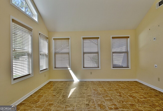 Building Photo - 315 Wood Ridge