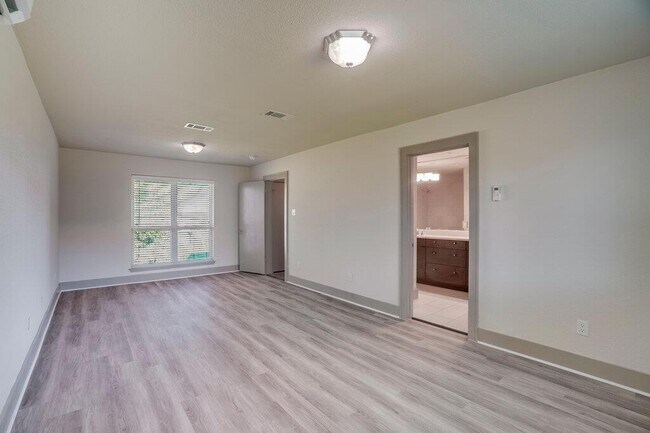 Building Photo - 8304 Furness Dr