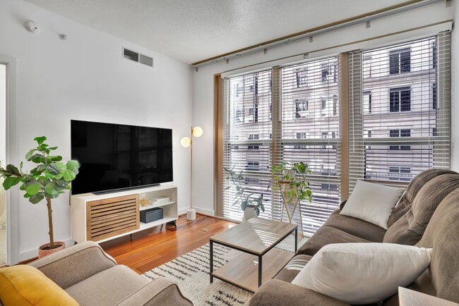 Building Photo - Luxury Living in the Heart of Ballston