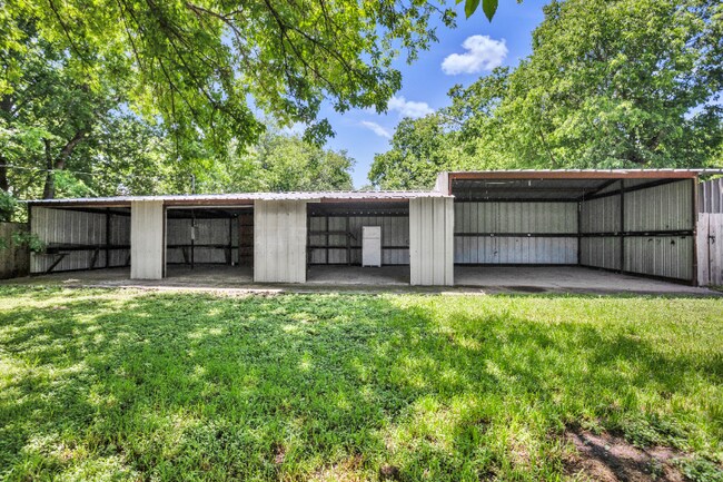 Building Photo - 705 E 9th Ave