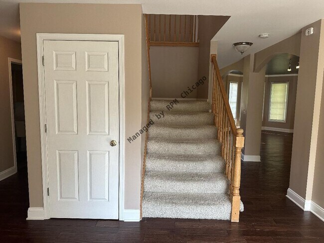Building Photo - 5490 Fox Path Ln