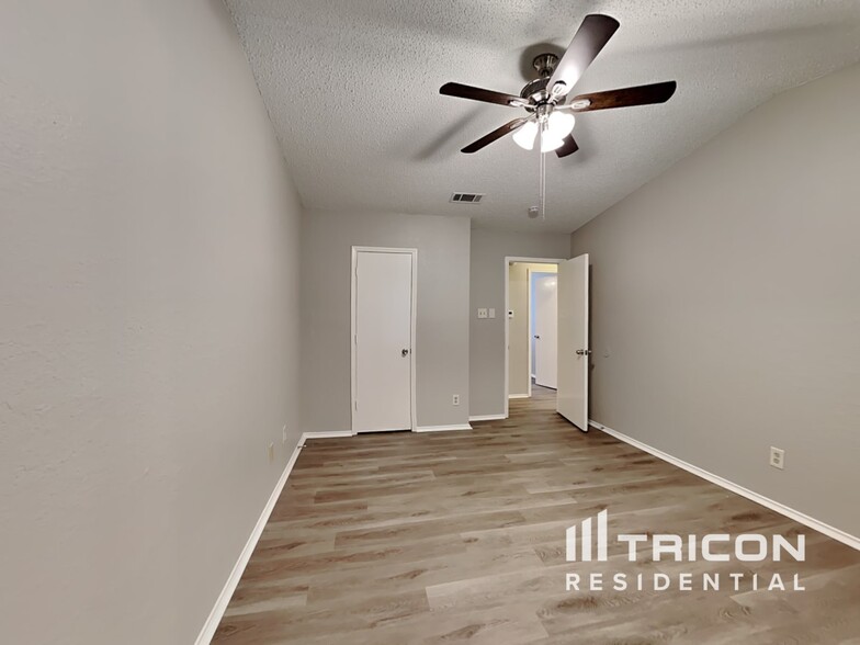 Building Photo - 719 Cornfield Dr