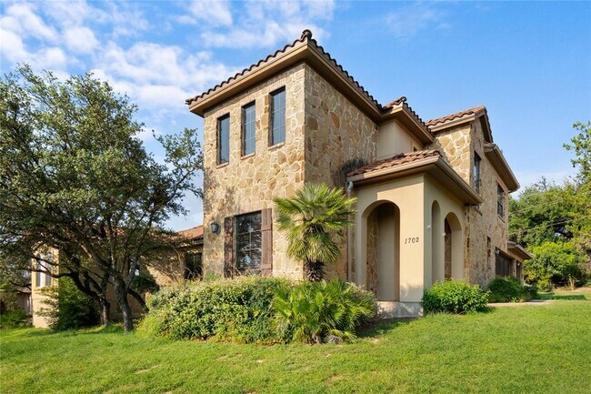 Building Photo - 1702 Lakeway Blvd