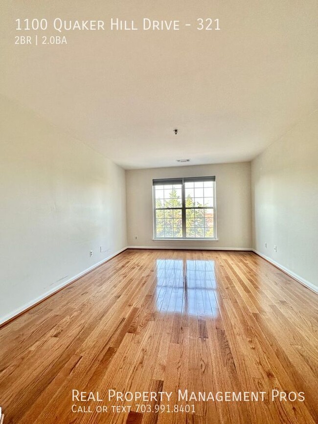 Building Photo - Updated & massive 2 bed 2 bath condo in Al...