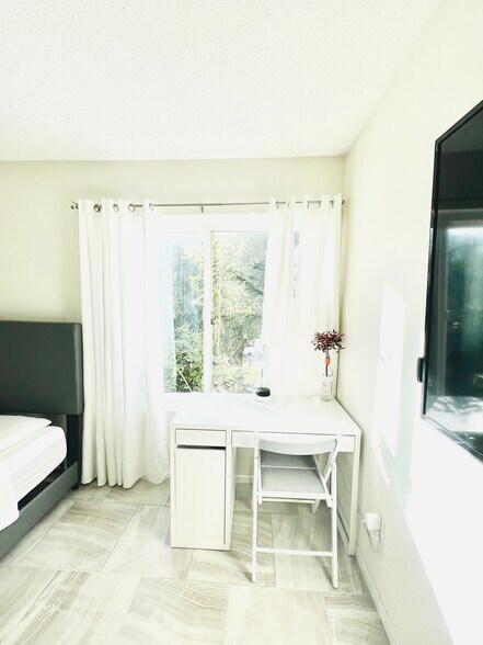 Building Photo - 23515 Lyons Ave