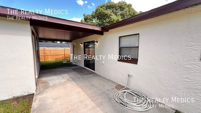 Building Photo - 15 E Nightingale St