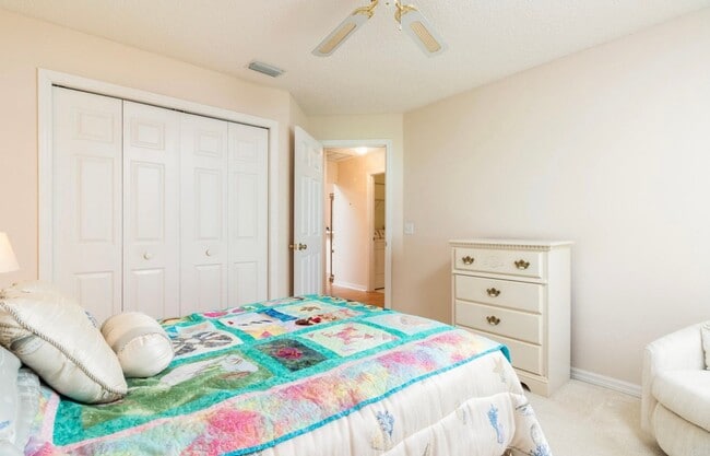 Building Photo - 3 Bedroom available in Daytona Beach