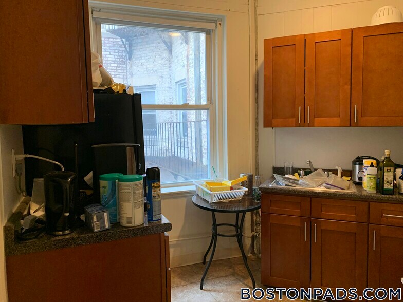 Building Photo - 5 Walbridge St