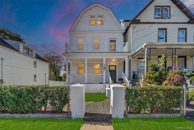 Building Photo - 44 Madeleine Ave