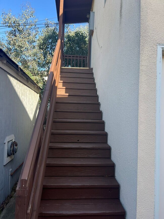 Building Photo - LSHOP1290