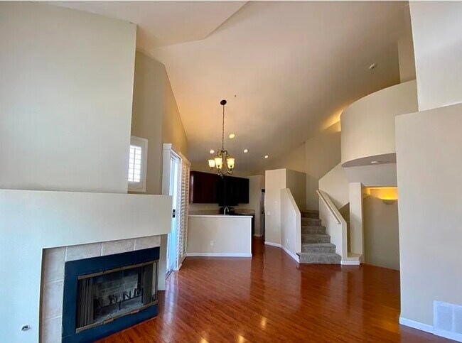 Building Photo - 1342 Serena Cir