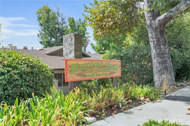 Building Photo - 704 W Sierra Madre Blvd