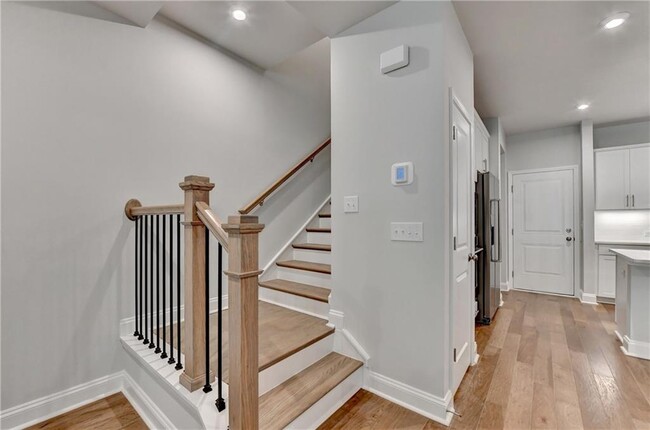 Building Photo - 204 Holsten Ln