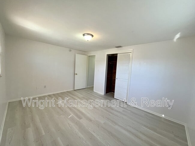 Building Photo - 3907 Luma Dr