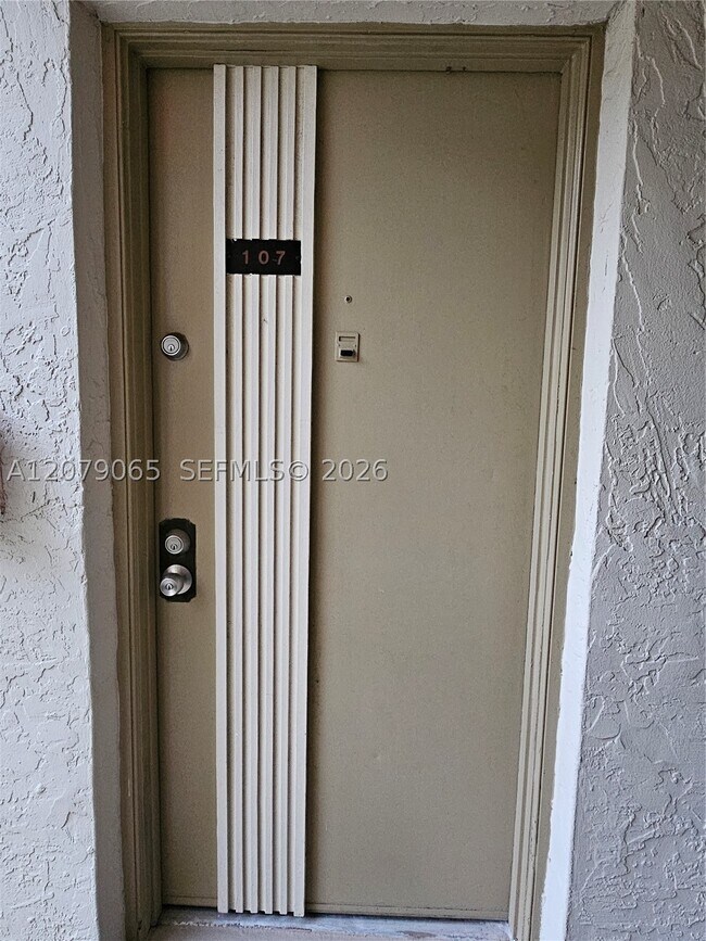 Building Photo - 8065 SW 107th Ave