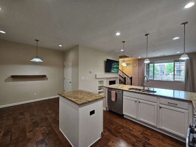 Building Photo - 9071 E Phillips Dr