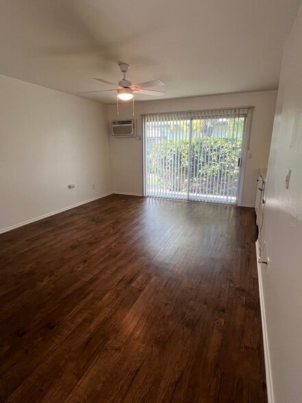 Building Photo - 15622 Pasadena Ave