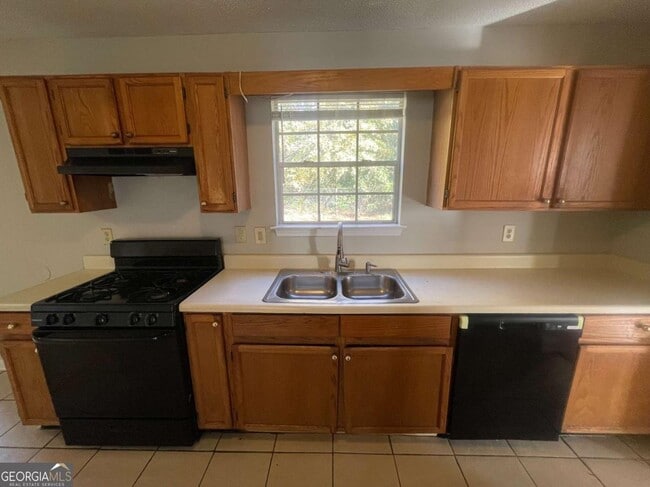 Building Photo - 6387 Seths Way