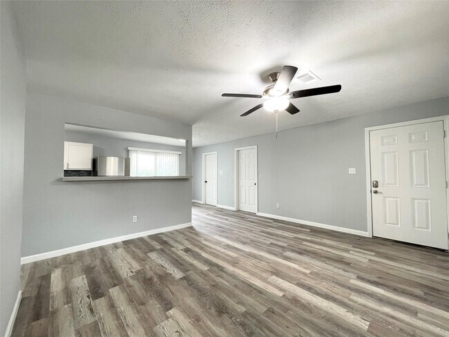 Building Photo - 2036 County Rd 3434N