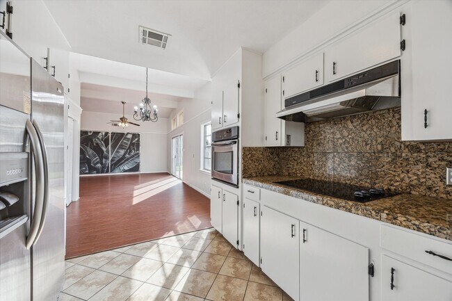 Building Photo - 3310 Longfield Cir