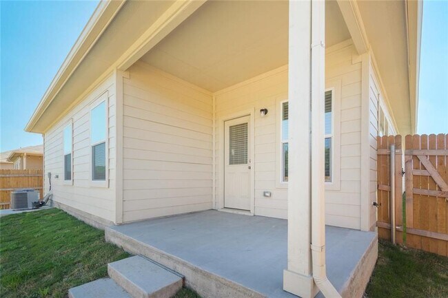 Building Photo - 216 Hess Dr