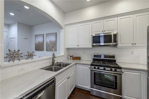 Building Photo - 31 Quartet-