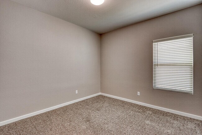 Building Photo - 409 Beech Tree Dr