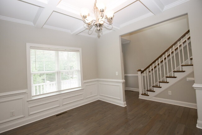 Building Photo - 25 Forrest Dr