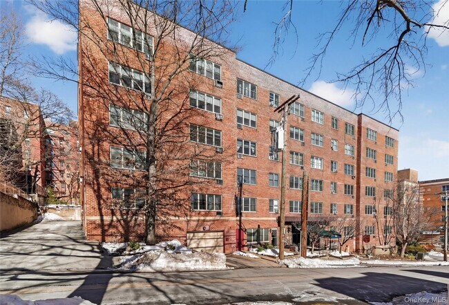 Building Photo - 25 Franklin Ave