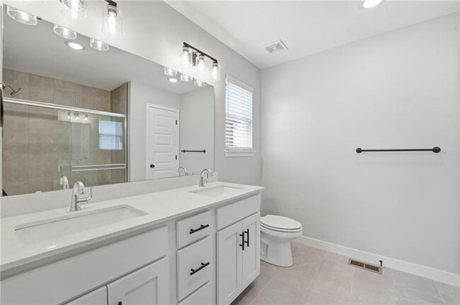 Building Photo - 707 Glenn Cir