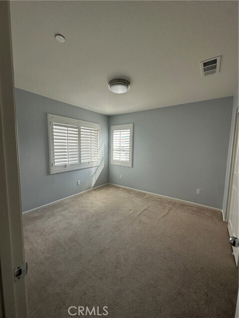 Building Photo - 1055 Raven Ct