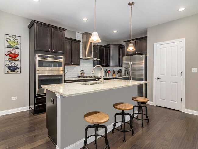 Building Photo - 1635 Castle Lawn Ct